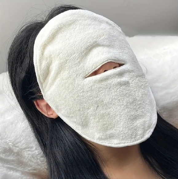 NWT Hot Facial Mask, breathable - never used or opened. Skin care. - Picture 3 of 4